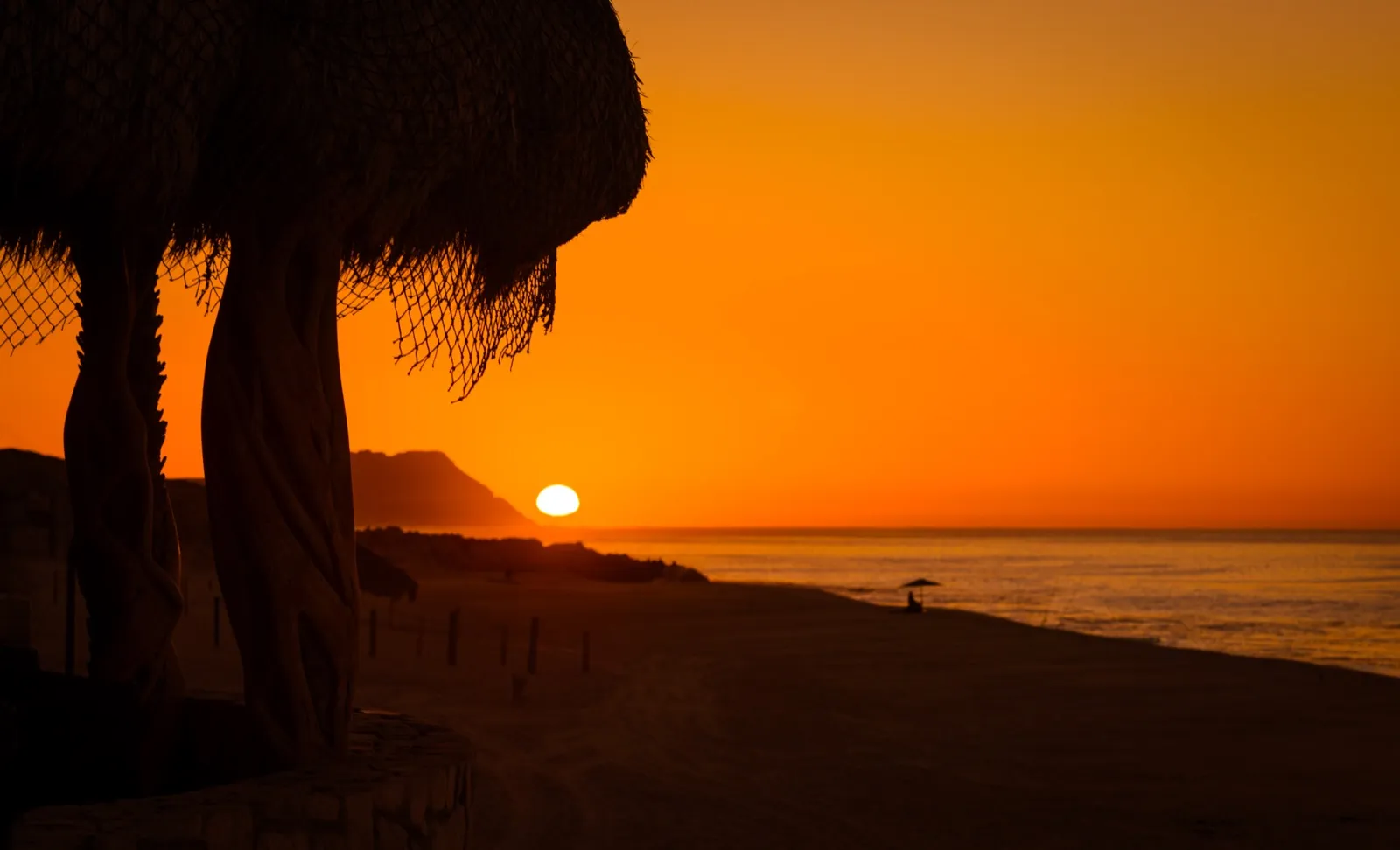 Atardecer sobre la costa del East Cape de Baja California Sur